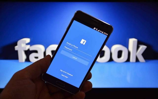 تقرير: فيسبوك وتويتر وألفابت يجتمعون لمناقشة منع التدخل بالانتخابات