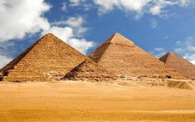 مصر وسيريلانكا تناقشان سبل تعزيز التعاون في المجال السياحي