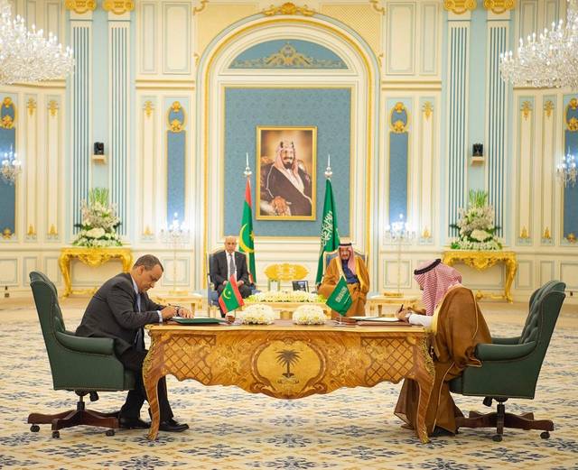 خادم الحرمين الشريفين والرئيس الموريتاني يشهدان توقيع 4 اتفاقيات ومذكرات تفاهم