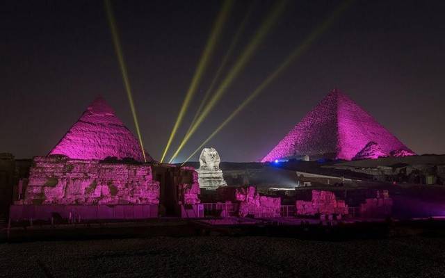 مصر تطرح مزايدة عالمية لتطوير وإدارة منطقة الصوت والضوء بالأهرامات