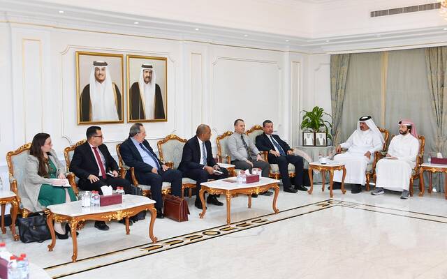 غرفة قطر تبحث مع وفد كوبي تعزيز التعاون الاستثماري