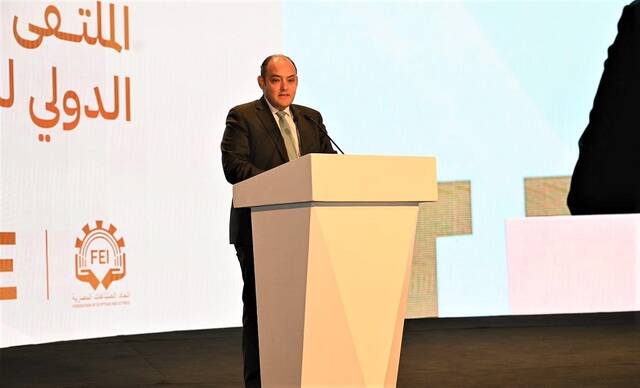 وزير: جاري الانتهاء من استراتيجية شاملة لتنمية وتطوير الصناعة المصرية