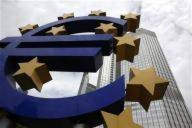 اليورو ينخفض إلى أدنى مستوى في 11 عام بعد قرار المركزي الأوروبي