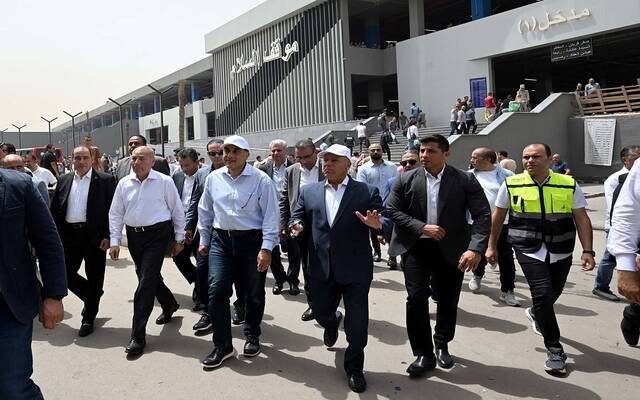 مدبولي يوجه بالحفاظ على موقف السلام النموذجي ويؤكد: لا عودة للعشوائية