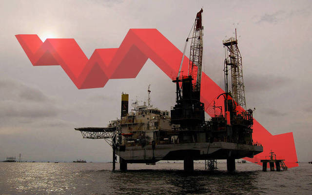 نفط عُمان يهبط بأكثر من 2.3 دولار للبرميل بالعقود الآجلة