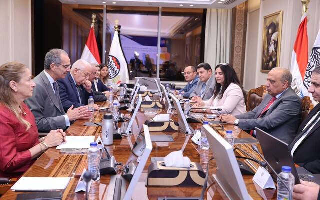 اجتماع وزاري لمناقشة أعمال مشروع "رقمنة" شركات القطاع العام في مصر