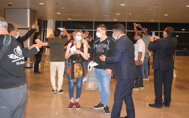 الغردقة تستقبل 163 سائحاً فرنسياً بعد 7 أشهر من التوقف بسبب "كورونا"