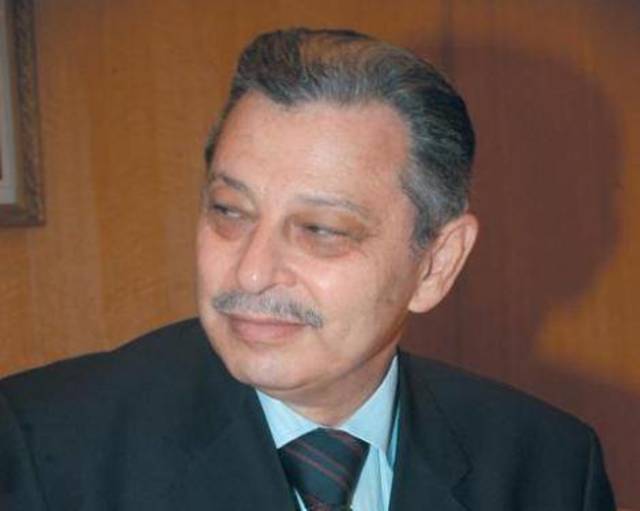 وزير الإسكان: القوات المسلحة تبدأ فى بناء 25 ألف وحدة سكنية بالمحافظات 