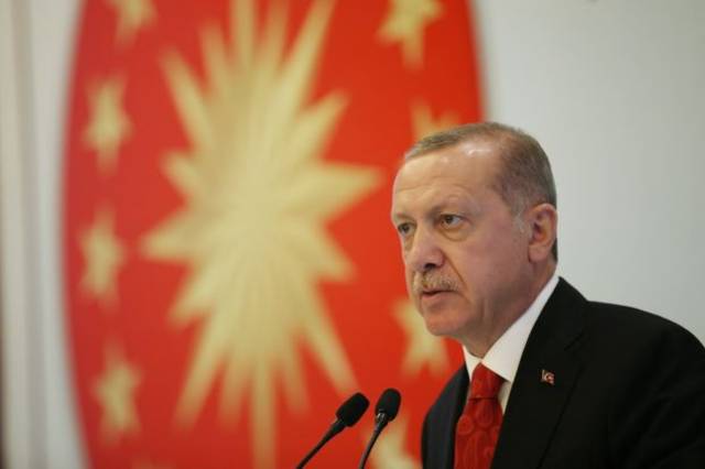 Erdogan urges Turks to boycott US electronics     