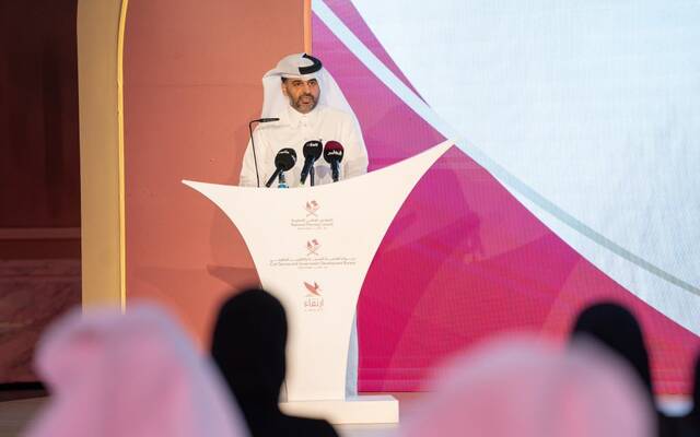 عبد العزيز بن ناصر بن مبارك آل خليفة رئيس ديوان الخدمة المدنية والتطوير الحكومي والأمين العام للمجلس الوطني للتخطيط