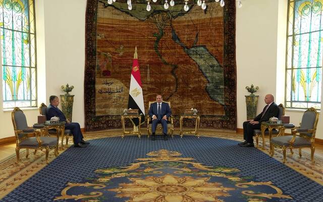 الرئيس عبد الفتاح السيسي ونبيل فهمي المرشح لمنصب الأمين العام لجامعة الدول العربية