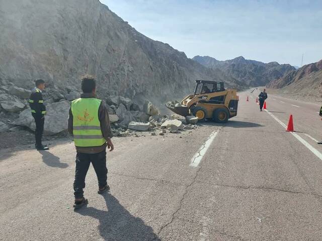 أعمال إنشاءات للطرق في سيناء - أرشيفية