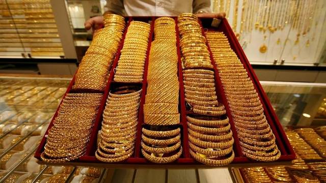 الطلب على الذهب في الإمارات يرتفع مع انخفاض الأسعار