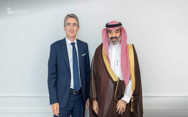 السواحه يبحث في باريس تنمية الكفاءات الوطنية بالأمن السيبراني والتقنيات المتقدمة