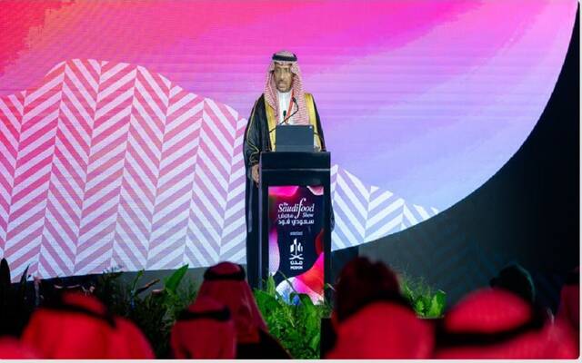 وزير الصناعة والثروة المعدنية، بندر بن إبراهيم الخريف، خلال افتتاحه معرض "سعودي فود شو"