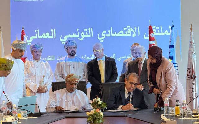 جانب من توقيع الاتفاقيات بين البلدين