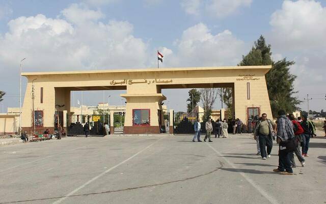 الهلال الأحمر المصري : إدخال أكثر من 571 ألف طن من المساعدات الإنسانية لغزة
