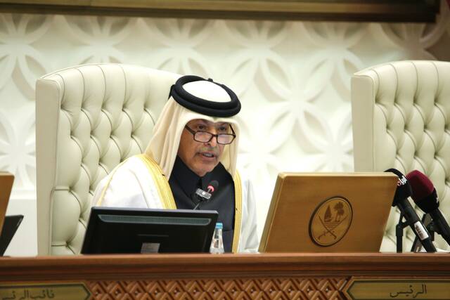 خلال الاجتماع