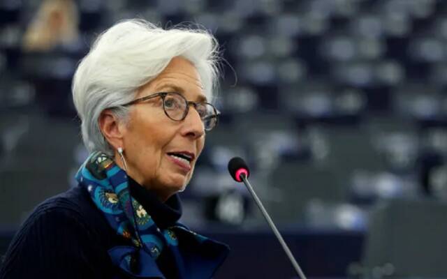 رئيسة البنك المركزي الأوروبي محذرة: التضخم في منطقة اليورو مرتفع للغاية