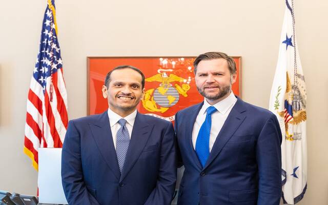 الشيخ محمد بن عبد الرحمن بن جاسم آل ثاني رئيس مجلس الوزراء وزير الخارجية القطري مع جي دي فانس نائب رئيس الولايات المتحدة الأمريكية