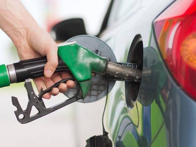 إنفوجرافيك.. الإمارات ترفع أسعار البنزين والسولار 4 مرات في 6 أشهر