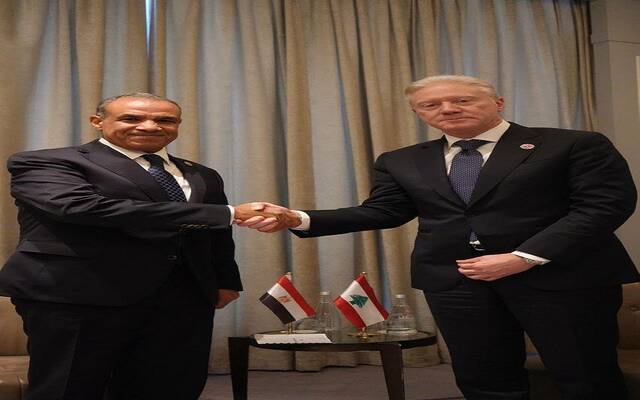 بدر عبد العاطي وزير الخارجية والتعاون الدولي والمصريين بالخارج ويوسف رجي وزير الخارجية والمغتربين في الجمهورية اللبنانية