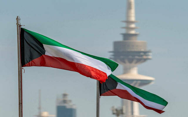 حكومة الكويت تطلق تطبيقاً لتلقي شكاوى البلدية وتستعرض خطط الرعاية الاجتماعية