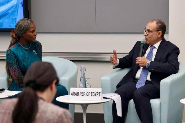 جانب من الجلسة