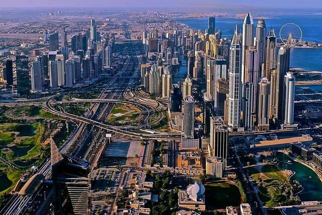 أراضي دبي و"الأوقاف" تتعاونان لتعزيز تنافسيّة المحفظة العقاريّة الوقفية