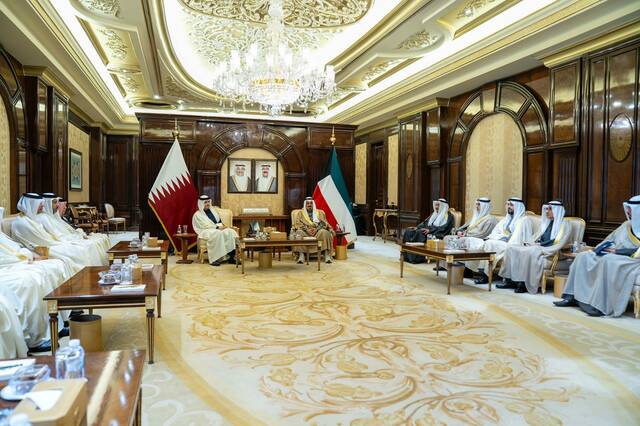 خلال جلسة المباحثات