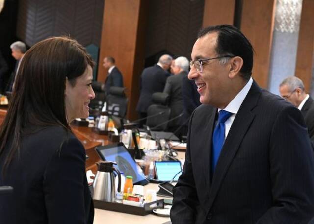 وزيرة التخطيط والتعاون الدولي مع رئيس مجلس الوزراء المصري