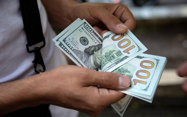 الجنيه المصري يرتفع أمام الدولار في البنوك الحكومية اليوم