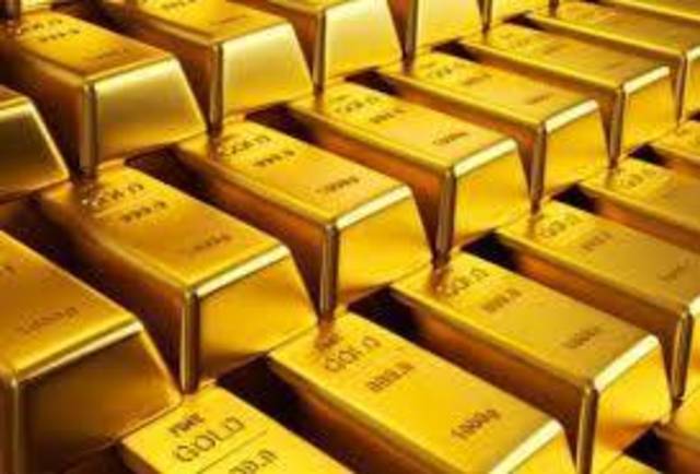 الذهب يتراجع من أعلى مستوى في 5 أشهر