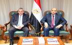 وزير العمل المصري حسن رداد ووزير العمل والتأمينات الاجتماعية بجمهورية قبرص مارينوس مشوتاس