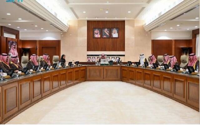 اجتماع اللجنة العليا لتنمية قطاع التمور في المدينة المنورة