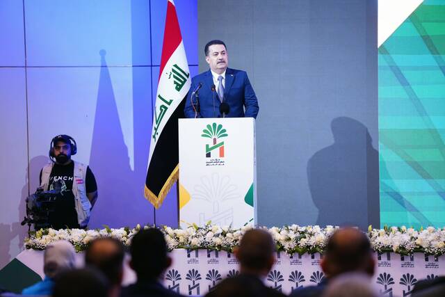 رئيس مجلس الوزراء العراقي محمد شياع السوداني، على هامش انطلاق أعمال مؤتمر إصلاح النظام الضريبي
