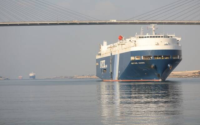 رئيس هيئة قناة السويس: حادث السفينة "جلوري" عطل وليس جنوحاً