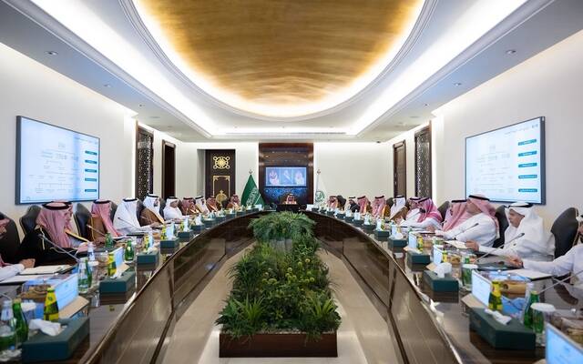 نائب أمير منطقة مكة المكرمة يرأس اجتماعاً لاستعراض مستجدات مشروع الجسر البري