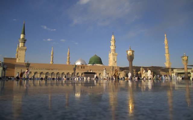 السعودية تقرر منع التجول بالكامل في مكة المكرمة والمدينة المنورة