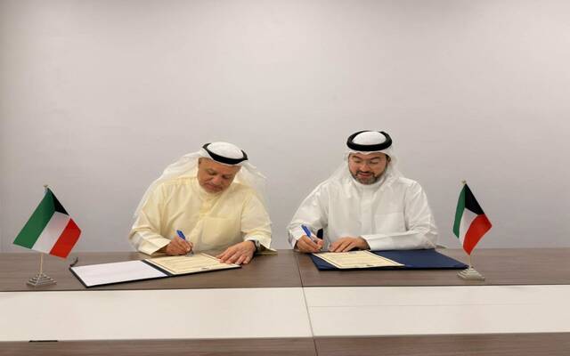 خلال التوقيع