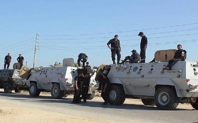 وكالة:اشتباكات بين الشرطة المصرية ومتشددين تسفر عن 30 شهيداً بالواحات