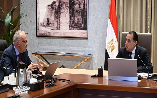 الدكتور مصطفى مدبولي رئيس مجلس الوزراء المصري والدكتور هاني سويلم وزير الموارد المائية والري