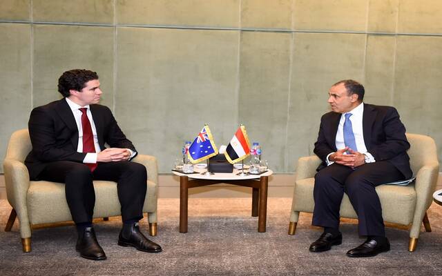 بدر عبد العاطي وزير الخارجية والهجرة المصري وتيم واتس نائب وزير خارجية أستراليا