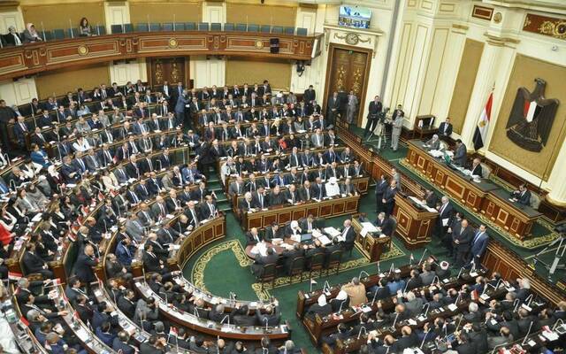النواب المصري يوافق على مجموع مواد مشروع قانون منع الممارسات الاحتكارية