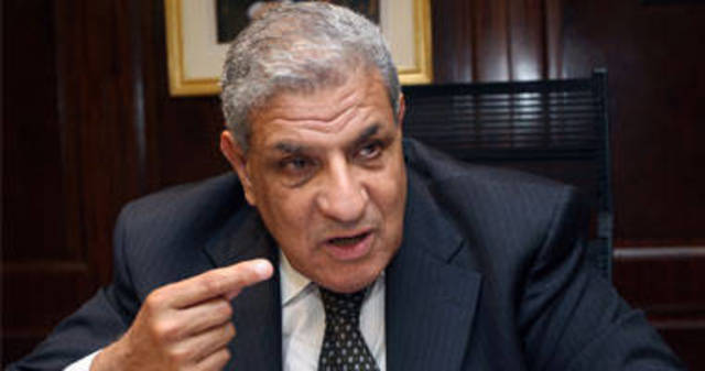 رئيس الوزراء المصري يطالب بقاعدة متكاملة لشركات المقاولات العربية