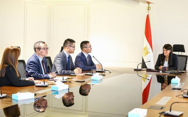 رانيا المشاط  وزيرة التخطيط  بنجامين هو الرئيس التنفيذي لشركة هواوي مصر