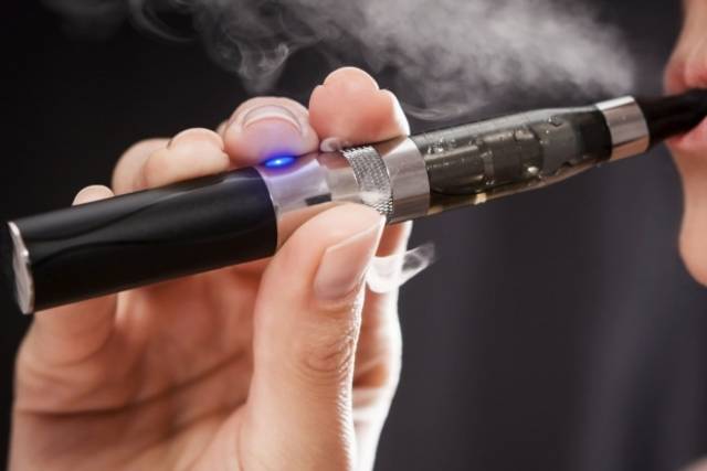 UAE to tax e-cigarettes, sweetened drinks