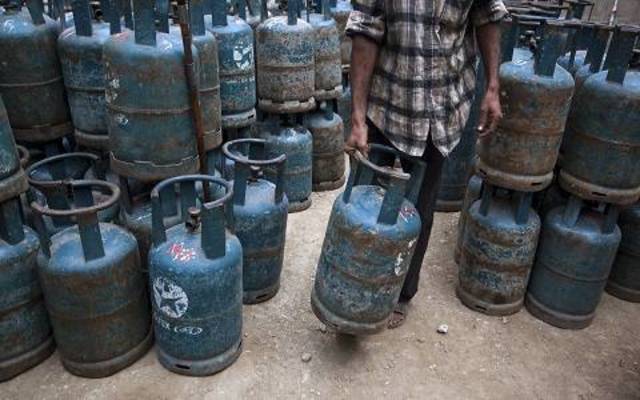 Benghazi residents queue as cooking gas price rises