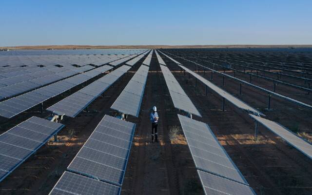 تابعة لـ"السويدي إليكتريك" توقع عقداً لتنفيذ محطة طاقة شمسية في السعودية