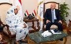كامل الوزير وزير الصناعة والنقل ومحاسن علي يعقوب وزيرة الصناعة والتجارة السودانية